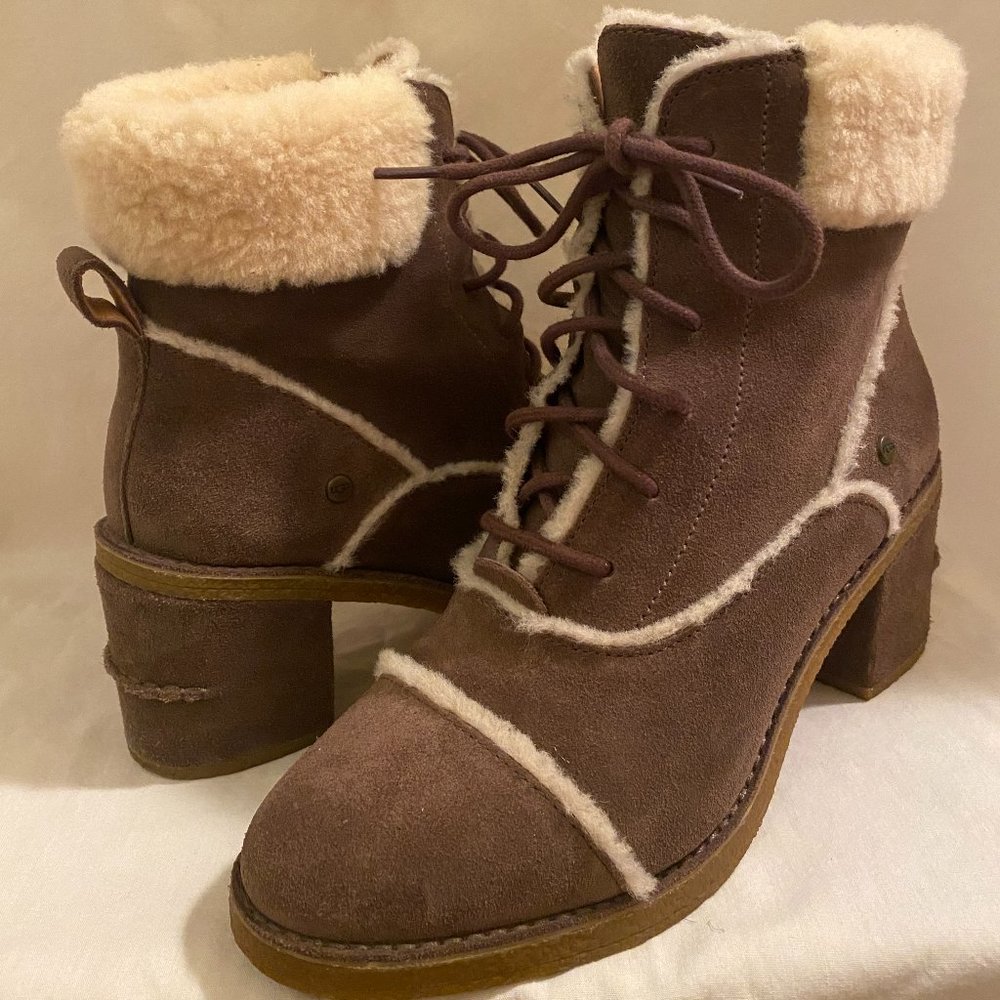 UGG Esterly Boots Size 9